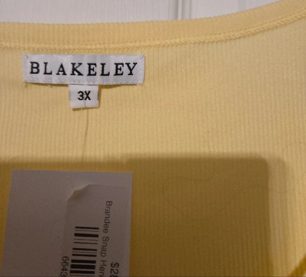 Womens Sleeveless Henley Tank Top - Picture 2 of 3